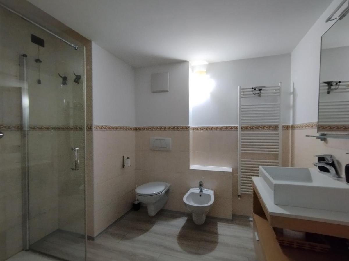 Mantellini 2A Appartement Domodossola Buitenkant foto